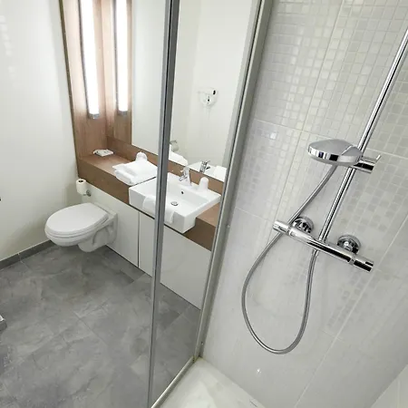 Campanile 3* بايون